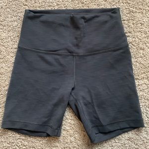 Lululemon Wunder Train High Rise Short